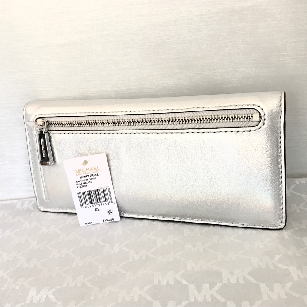 LAST 1 ⭐️ Authentic MK silver leather flat wallet - Picture 3 of 7